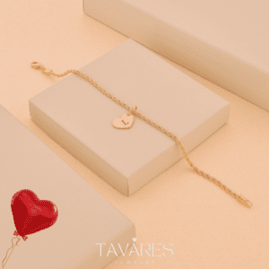 Pulseira plaquinhas com letras